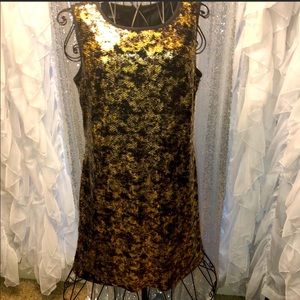 Nine West 8 black and gold sequin dress. Back zipper, sleeveless, underlined dre
